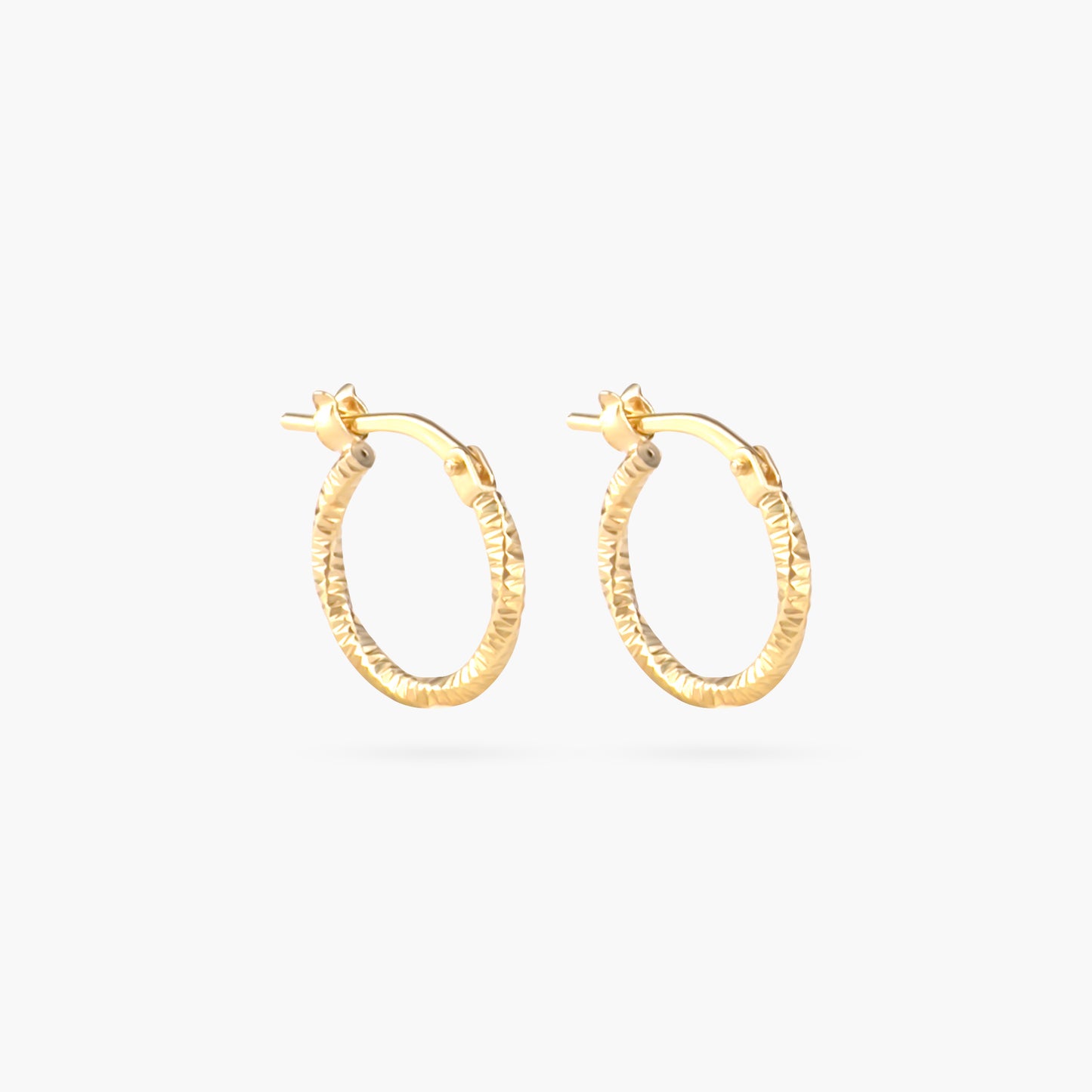 PETITE TWIST HOOPS