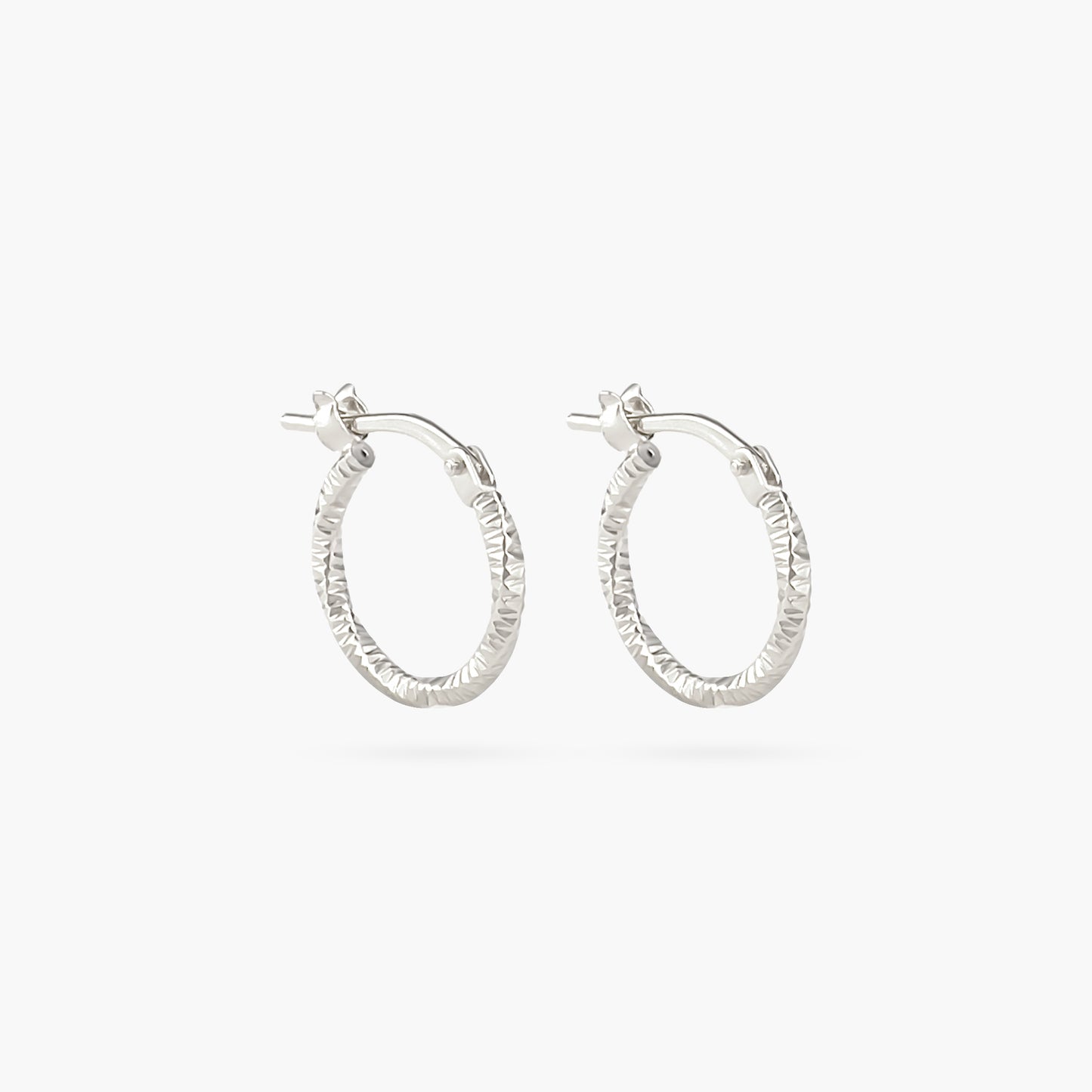 PETITE TWIST HOOPS